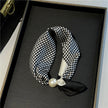🧣 Effortless Glamour: Pop-On Pearl Necklace Scarf ✨